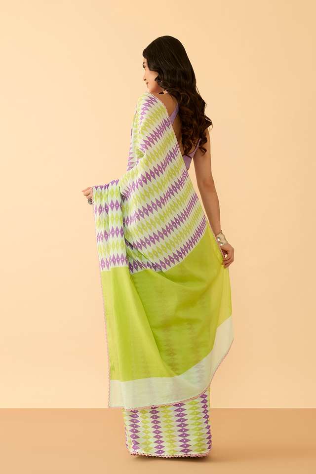 Light Green Screen Printed Bengal Pure Cotton Saree thumbnail image number null