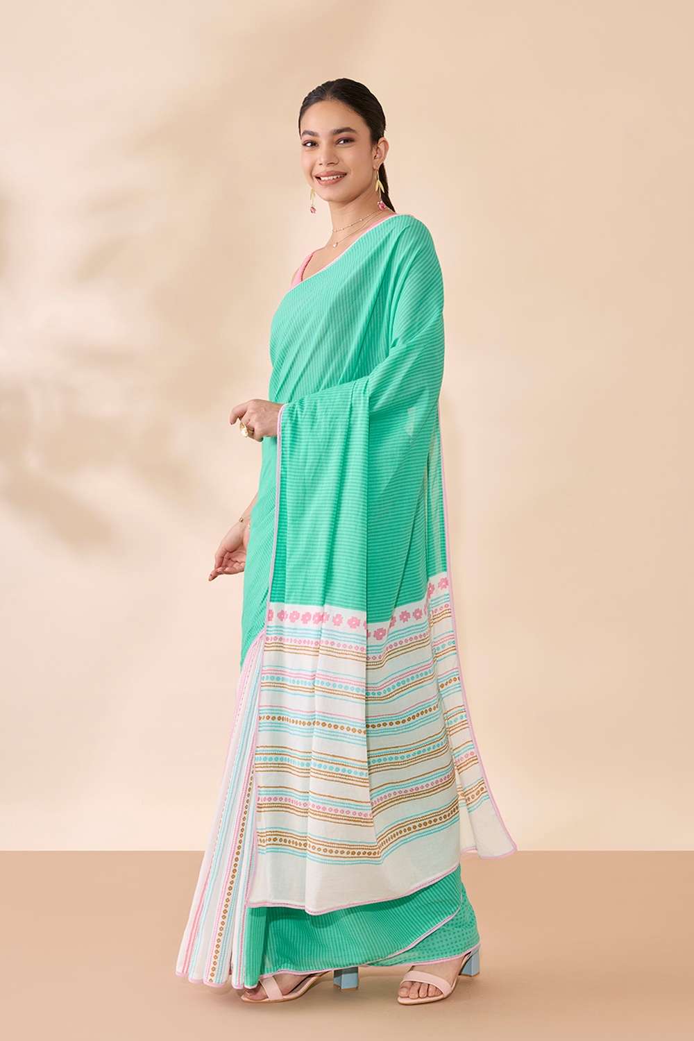 Green Screen Printed Bengal Pure Cotton Saree image number null