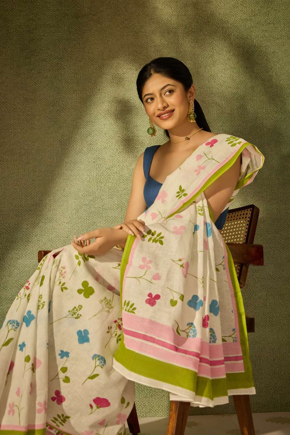 Off White Screen Printed Pure Linen Saree