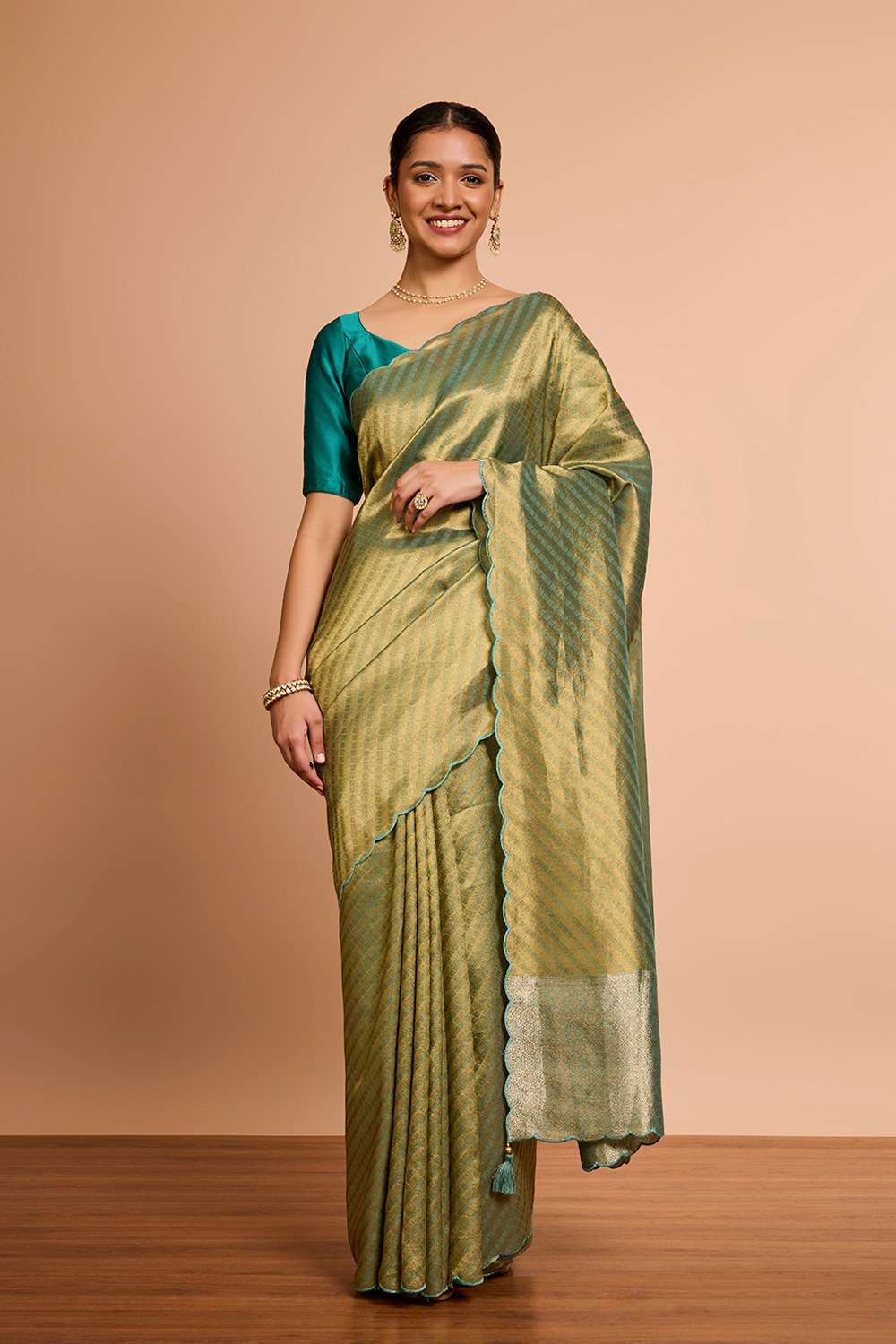 Green Woven Viscose Tissue Saree image number null