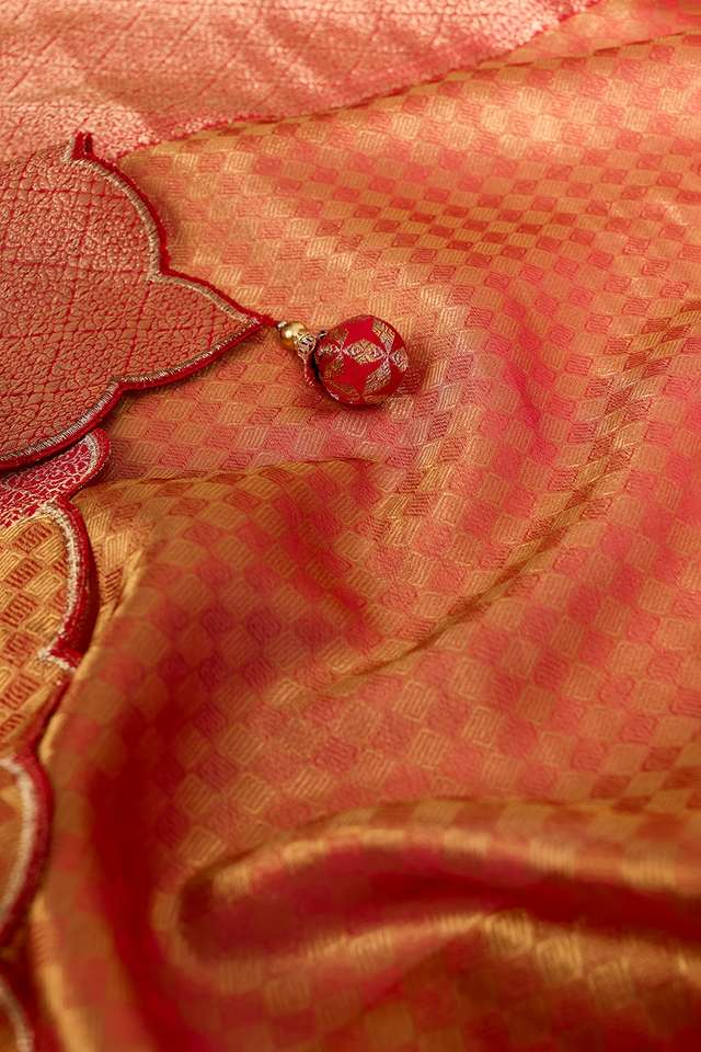 Red Woven Viscose Tissue Saree thumbnail image number null