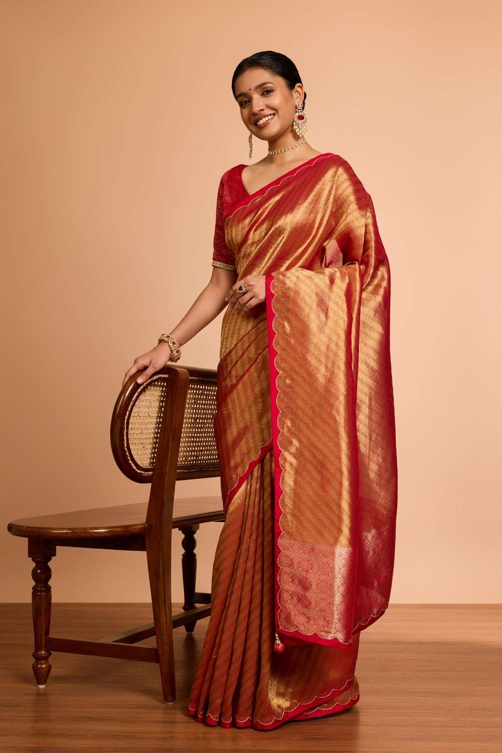 Pink  Viscose Tissue Woven Saree image number null