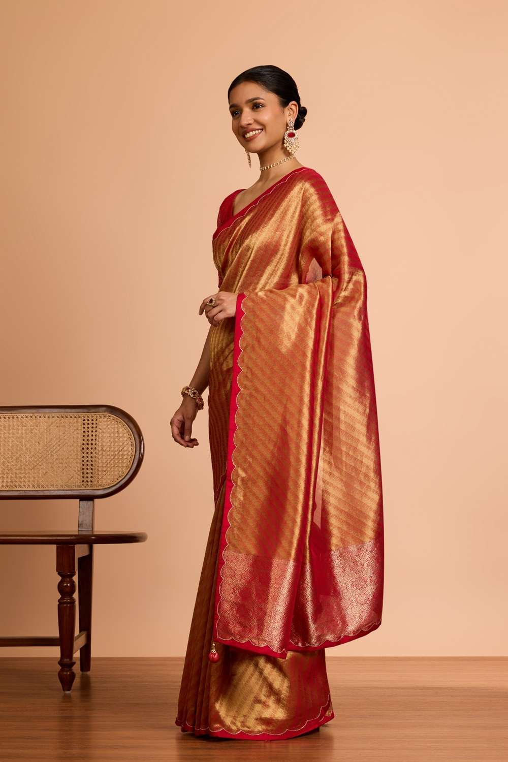 Pink  Viscose Tissue Woven Saree image number null