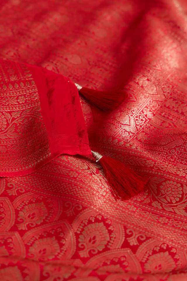 Red Viscose Crepe Woven Saree thumbnail image number null