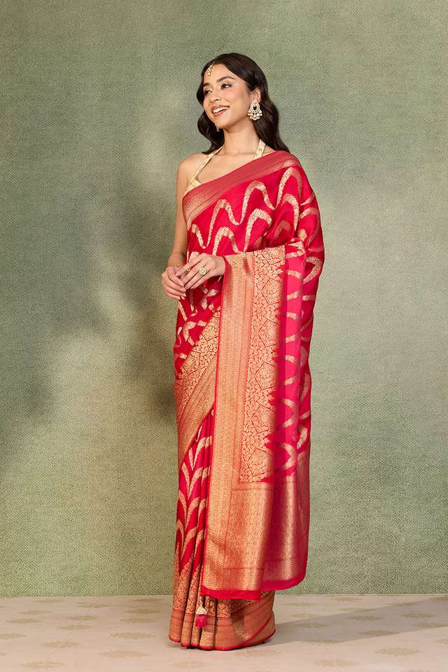 Red Viscose Satin Woven Saree thumbnail image number null