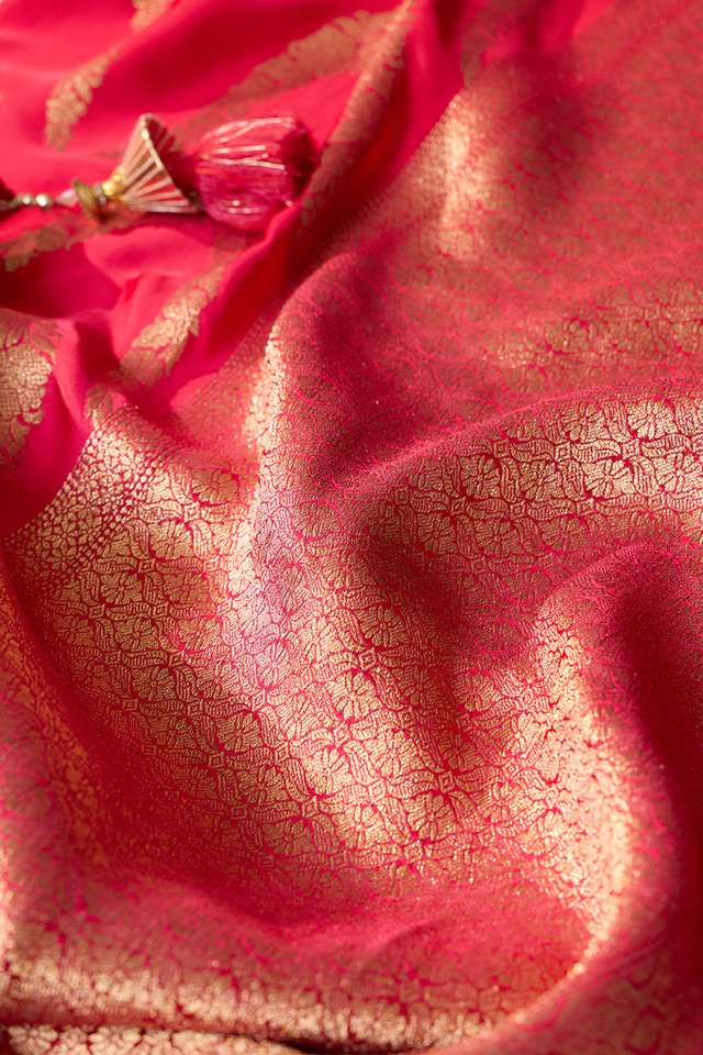 Red Viscose Satin Woven Saree thumbnail image number null