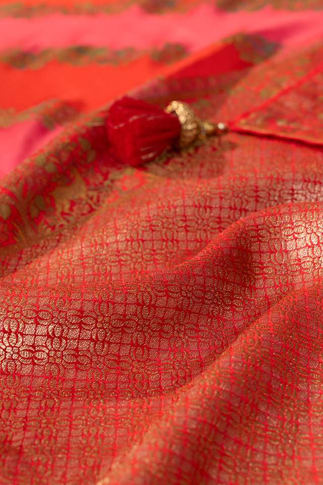 Red Viscose Satin Woven Saree thumbnail image number null