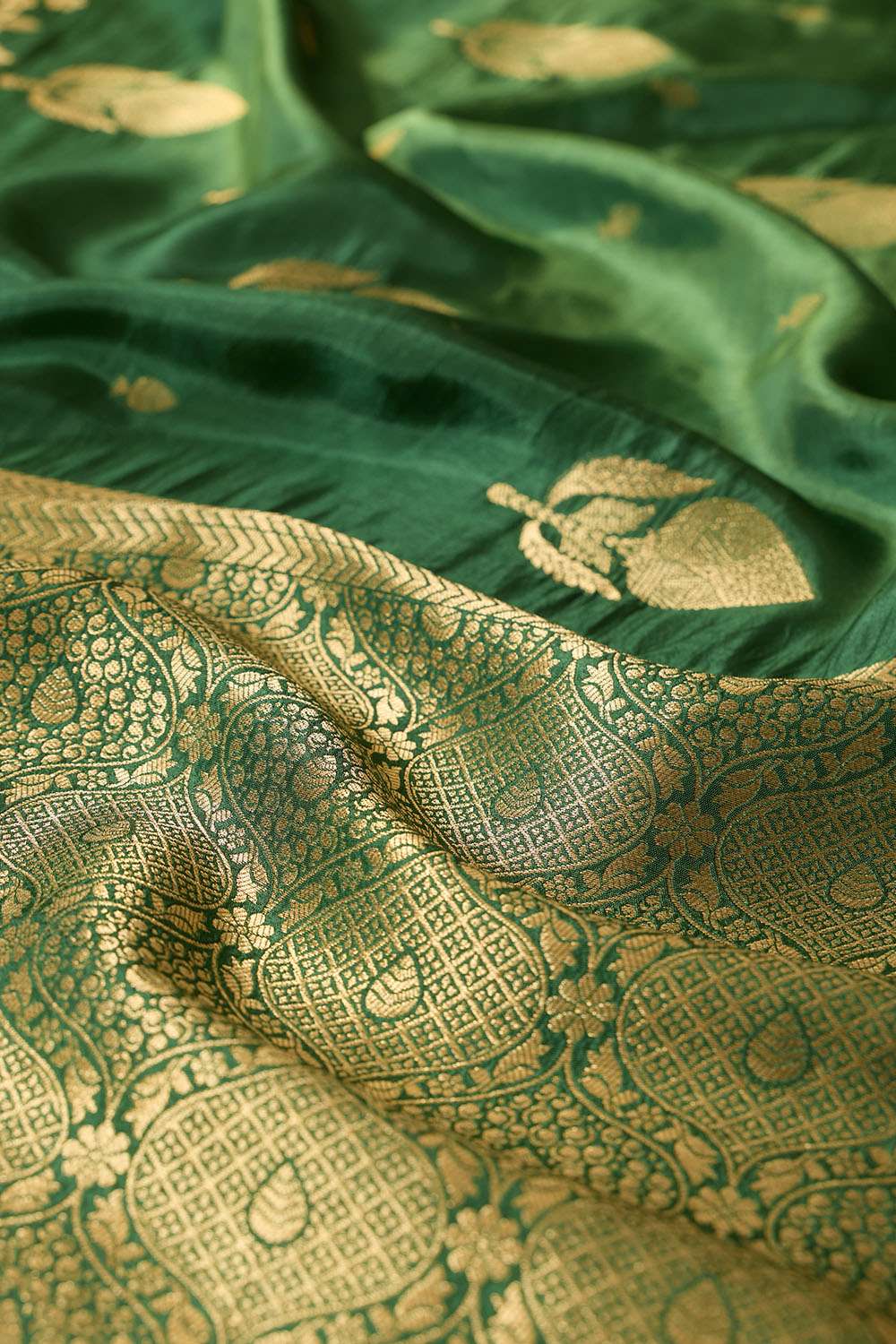 Green Woven Pure Viscose Saree image number null