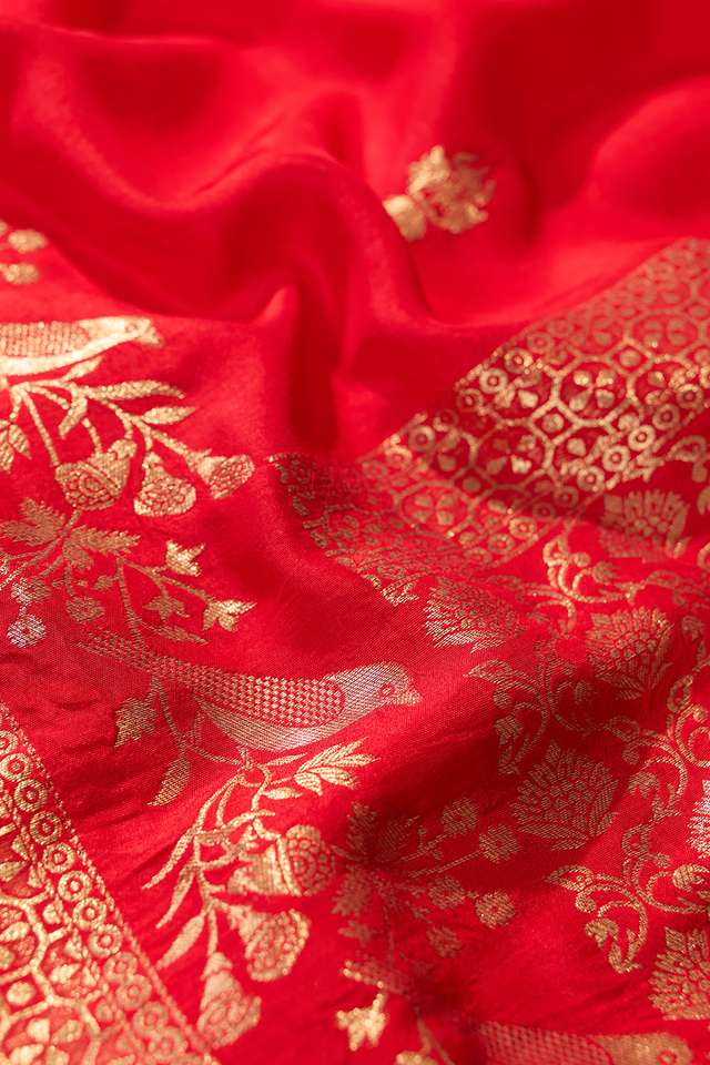 Red Woven Pure Viscose Saree thumbnail image number null