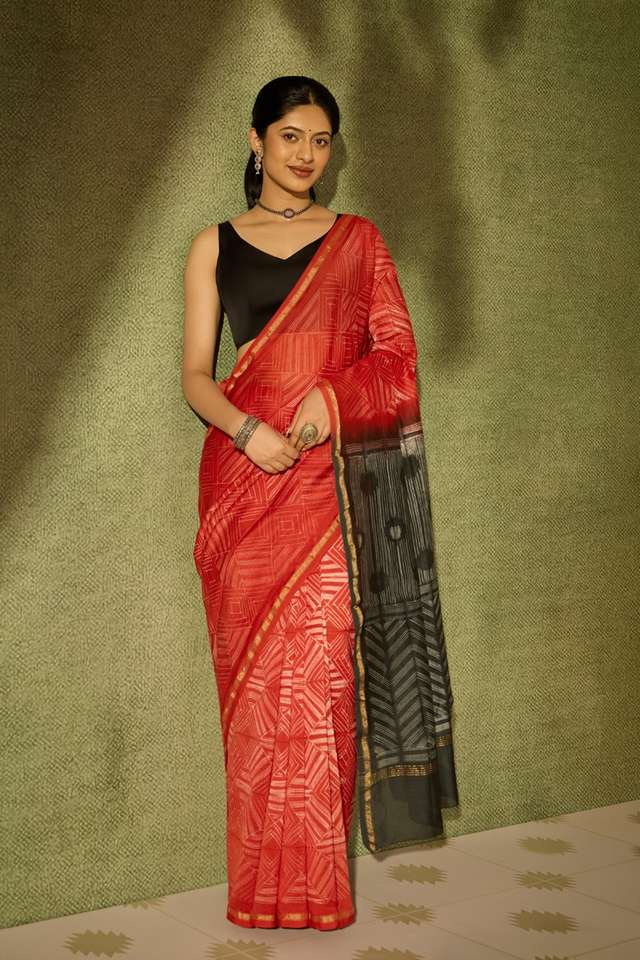 Red Rajasthan Pure Silk Cotton Tie & Dye Shibori Saree thumbnail image number null