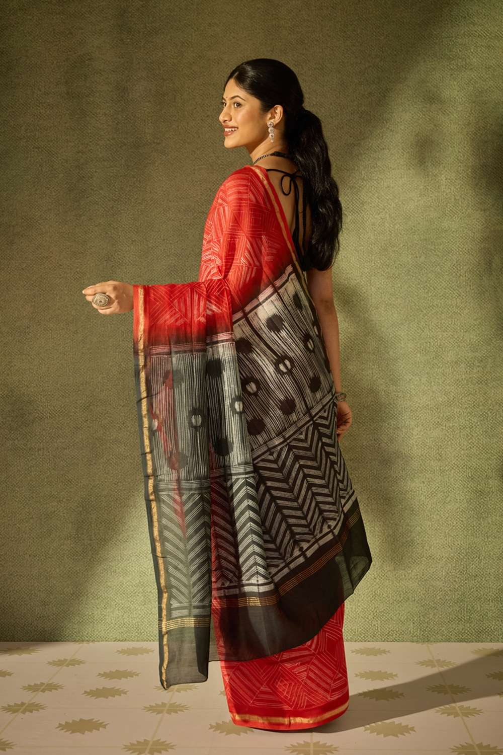 Red Rajasthan Pure Silk Cotton Tie & Dye Shibori Saree image number null