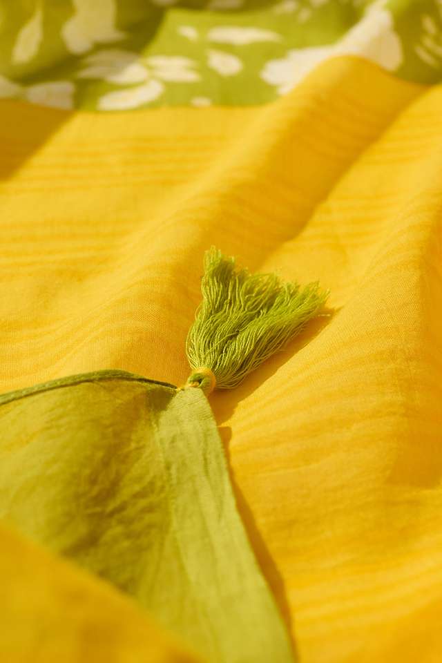 Green Bengal Screen Printed Pure Cotton Mulmul Saree thumbnail image number null