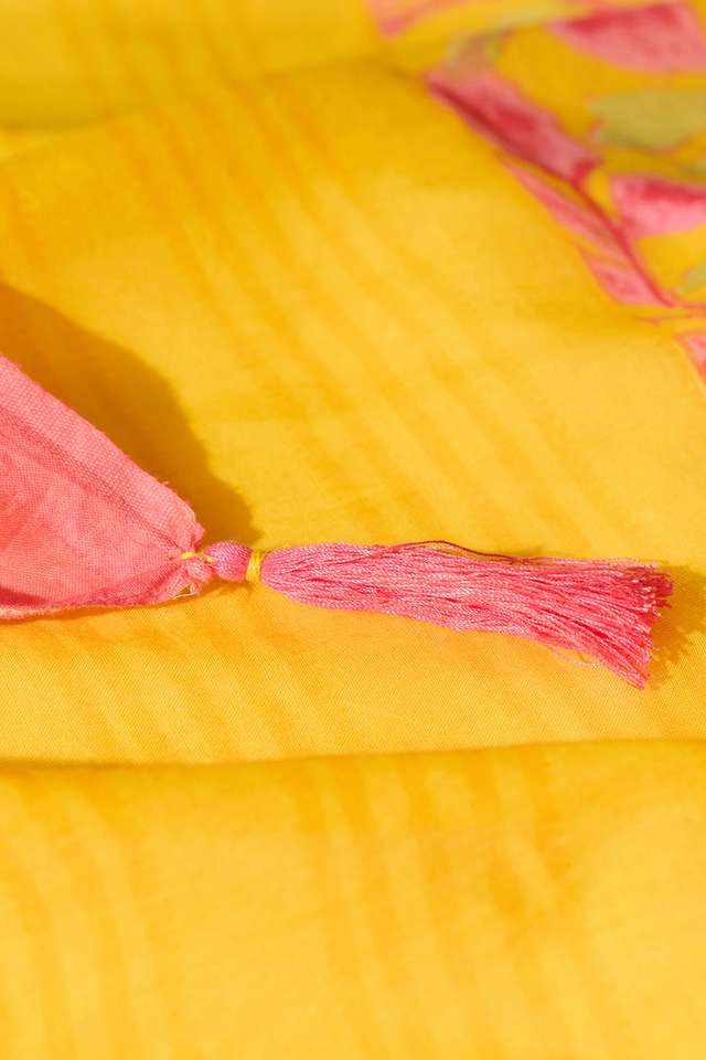 Yellow Bengal Screen Printed Pure Cotton Mulmul Saree thumbnail image number null