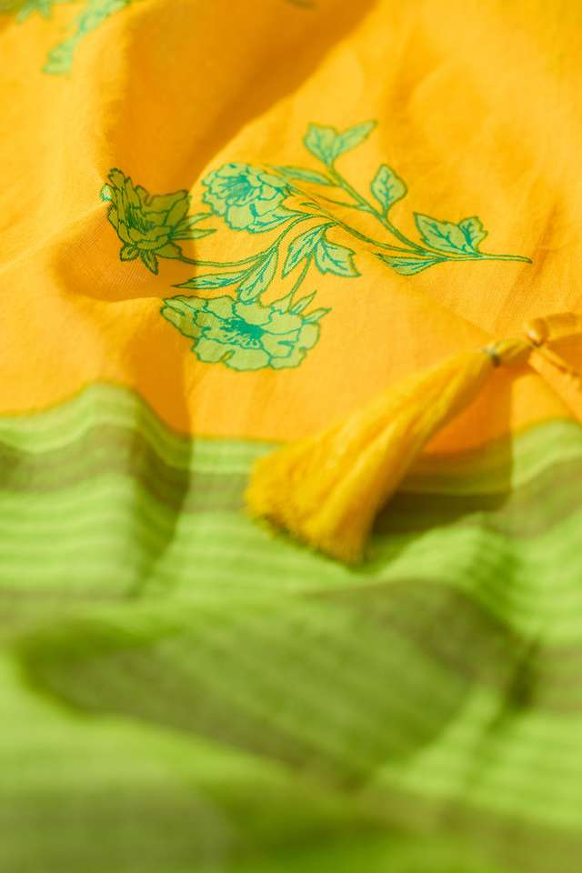 Yellow Bengal Screen Printed Pure Cotton Mulmul Saree thumbnail image number null