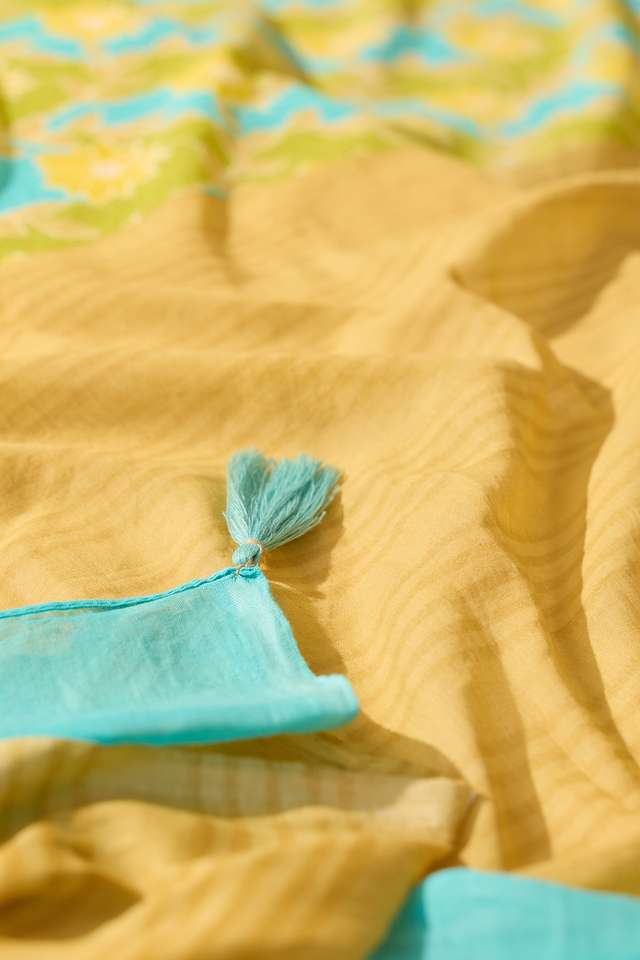 Green Bengal Screen Printed Pure Cotton Mulmul Saree thumbnail image number null