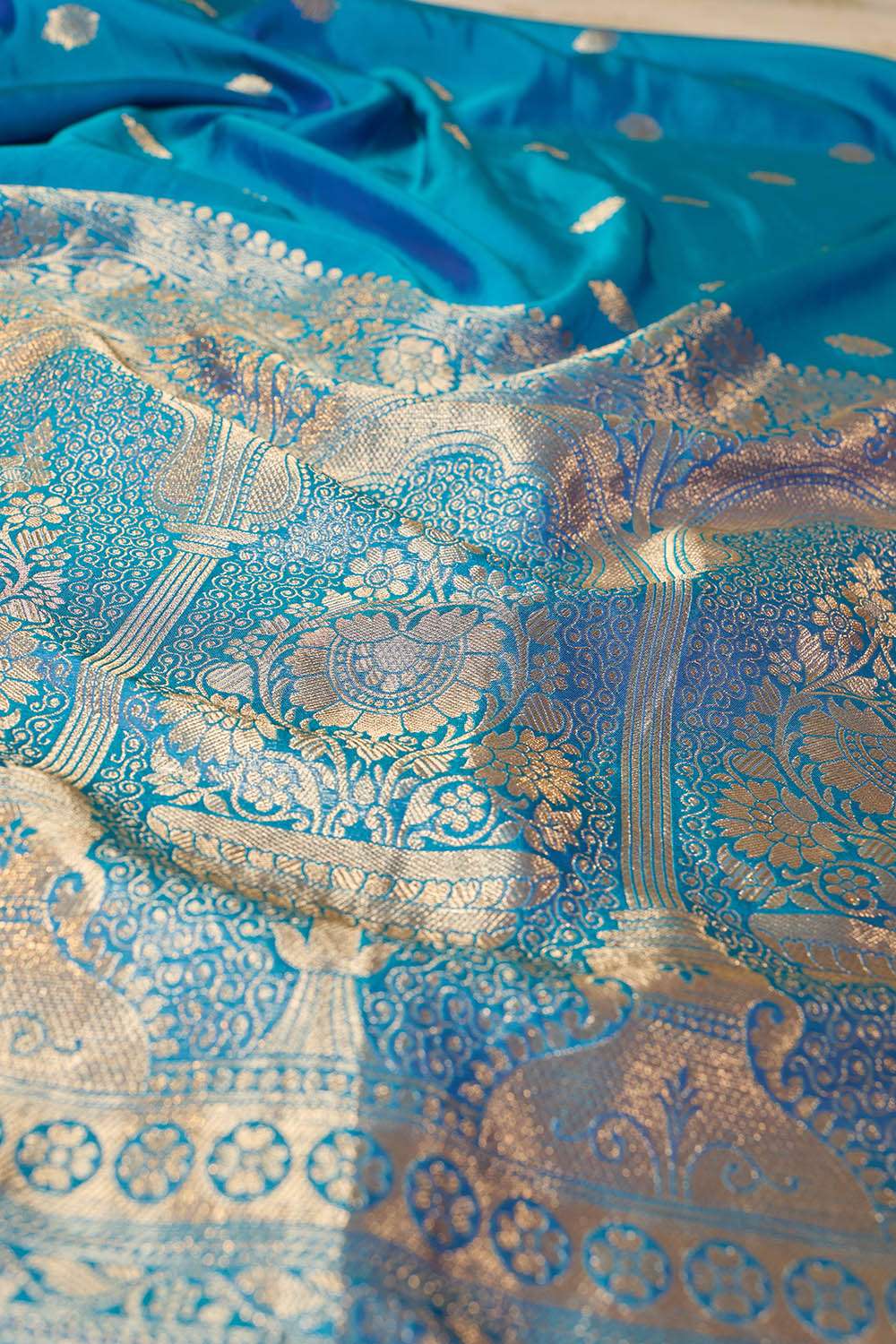 Blue Woven Pure Viscose Saree image number null