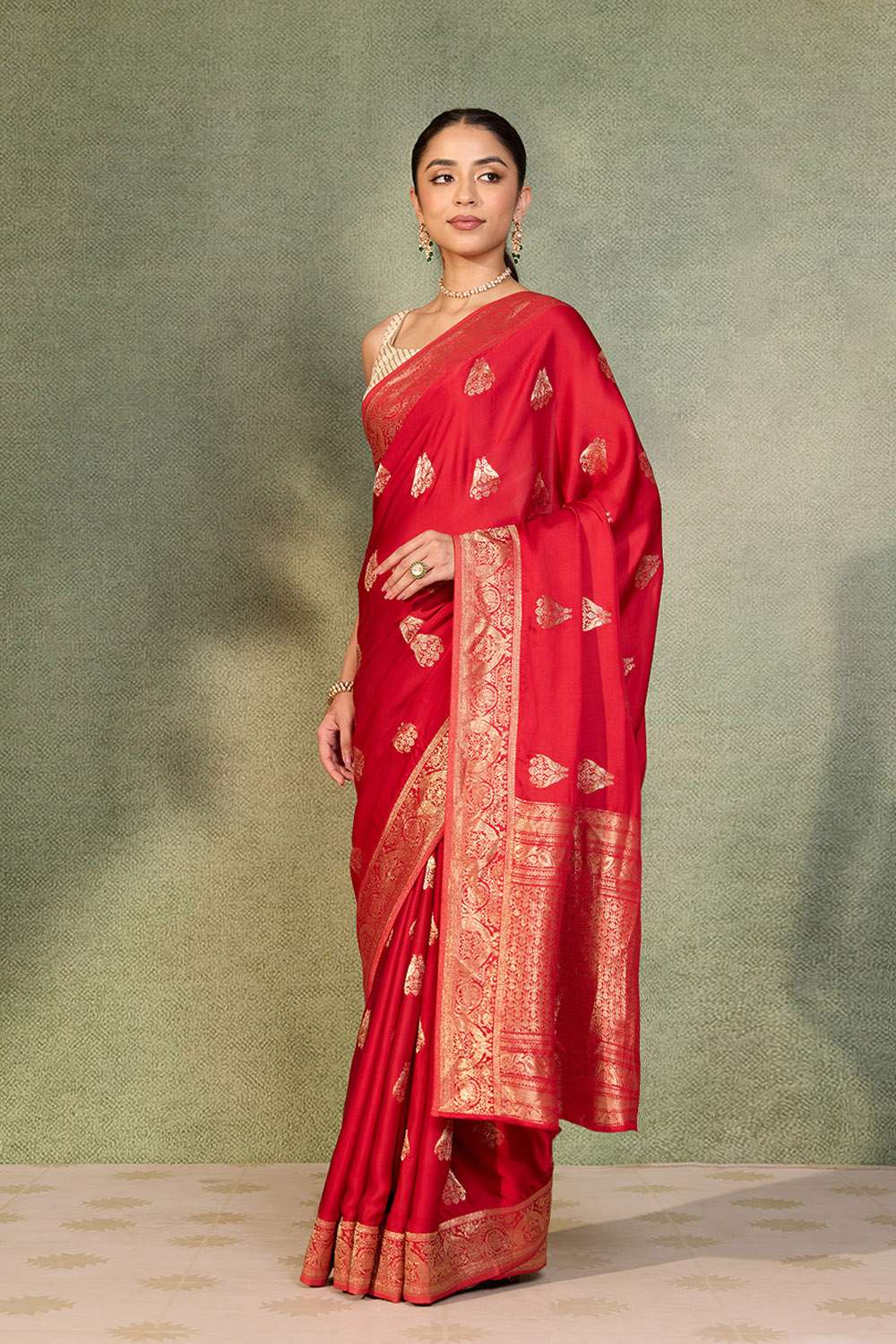 Red Woven Pure Viscose Saree image number null