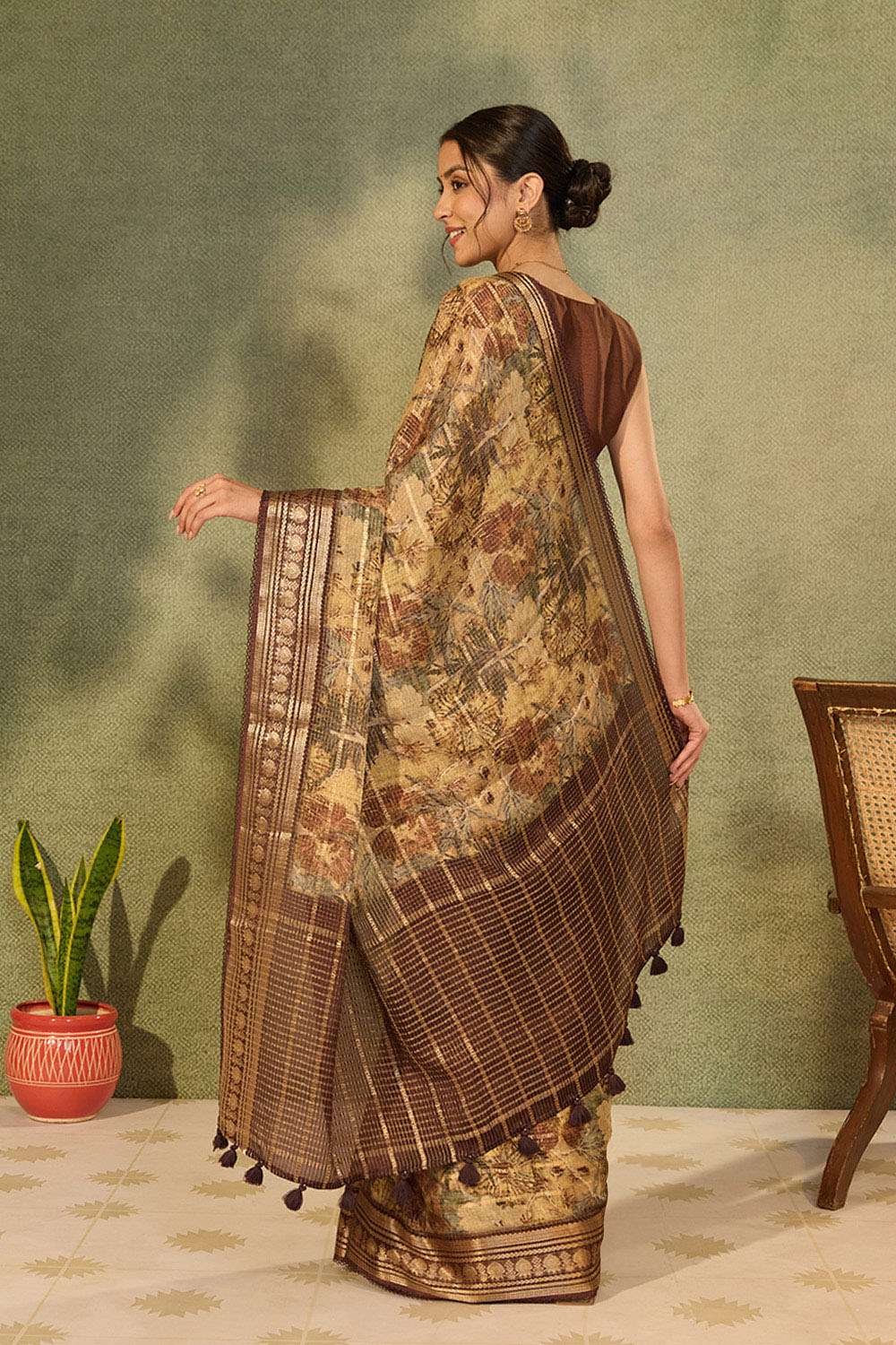 Multi Printed Pure Viscose Saree image number null