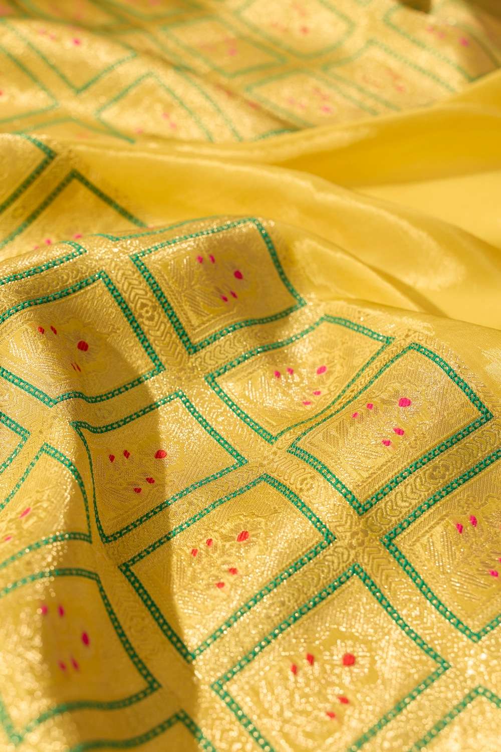 Yellow Woven Pure Viscose Saree image number null