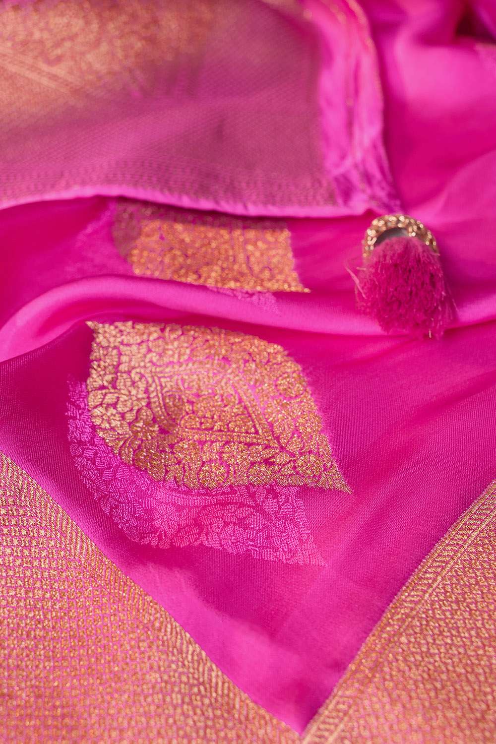 Pink Woven Pure Viscose Saree image number null