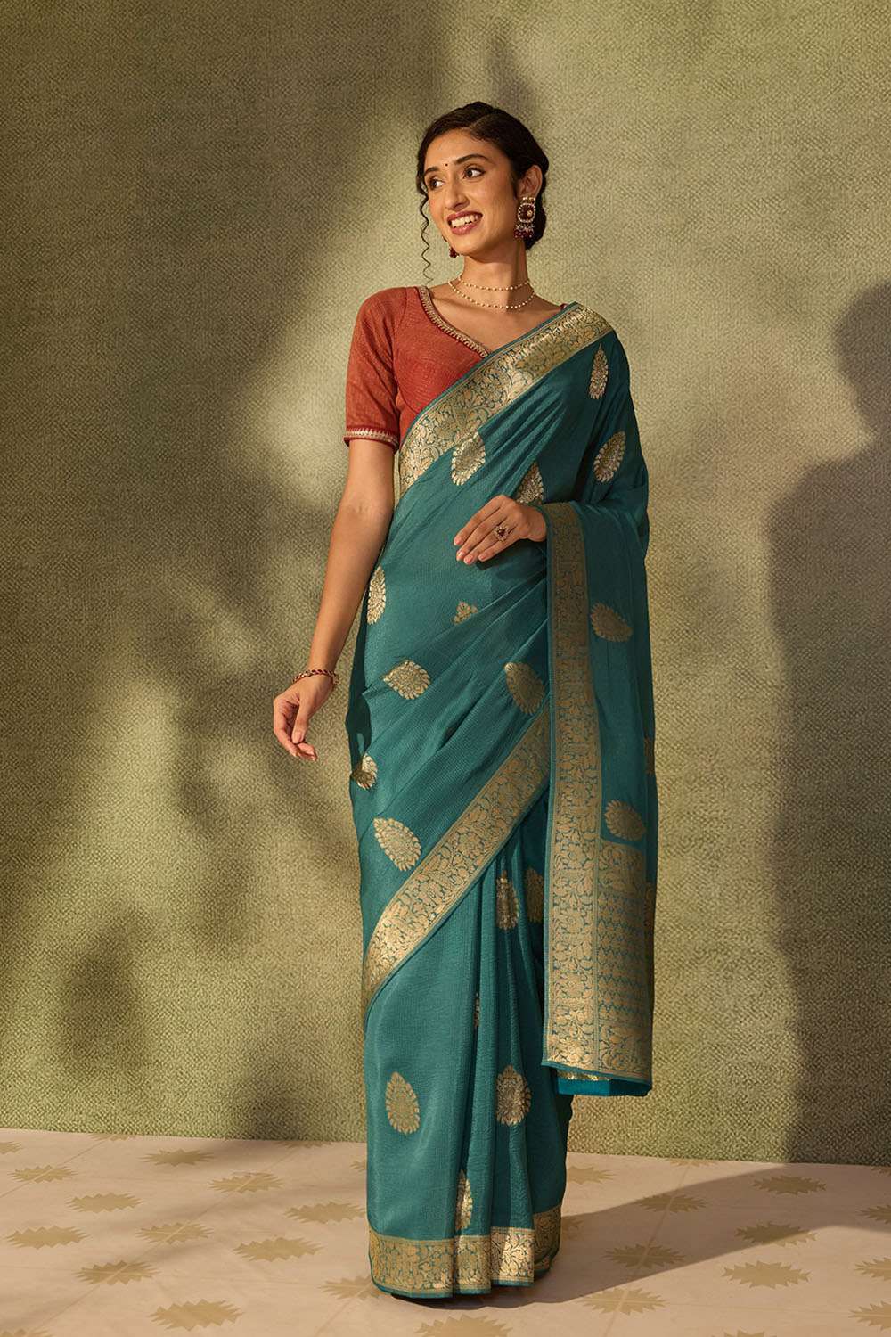 Blue Pure Viscose Woven Saree image number null