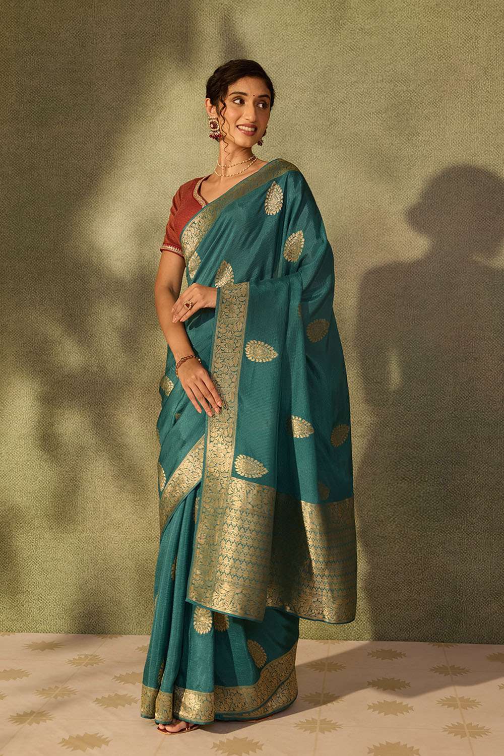 Blue Pure Viscose Woven Saree image number null