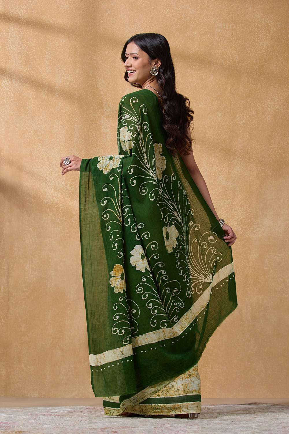 Green Ujjain Pure Cotton Batik Saree image number null