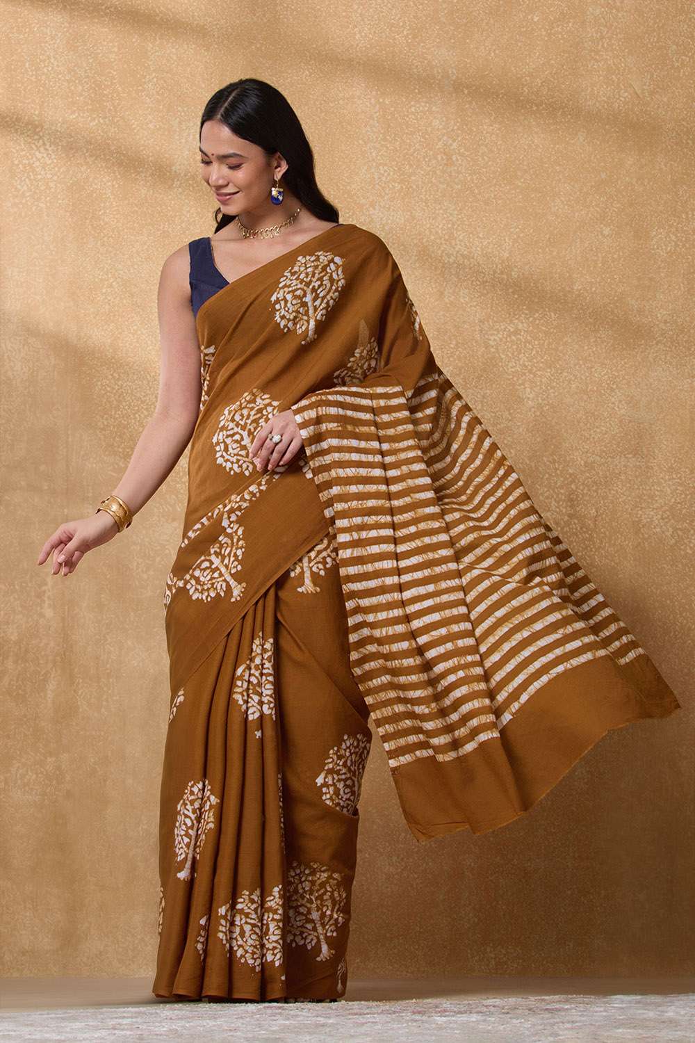 Brown Ujjain Pure Cotton Batik Saree image number null