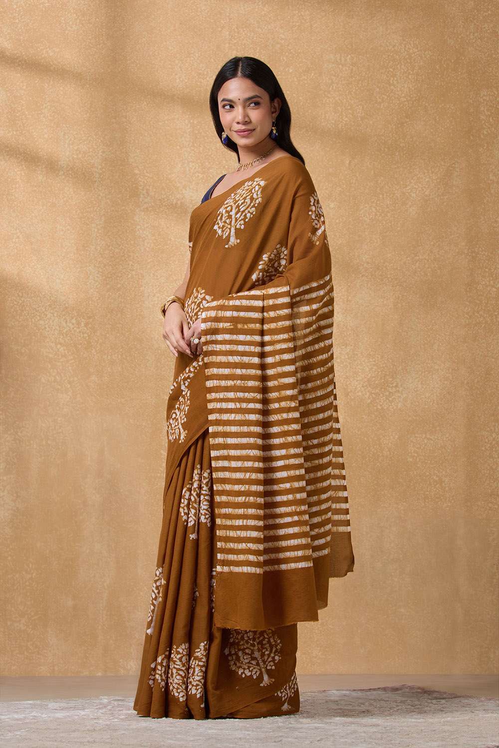 Brown Ujjain Pure Cotton Batik Saree image number null