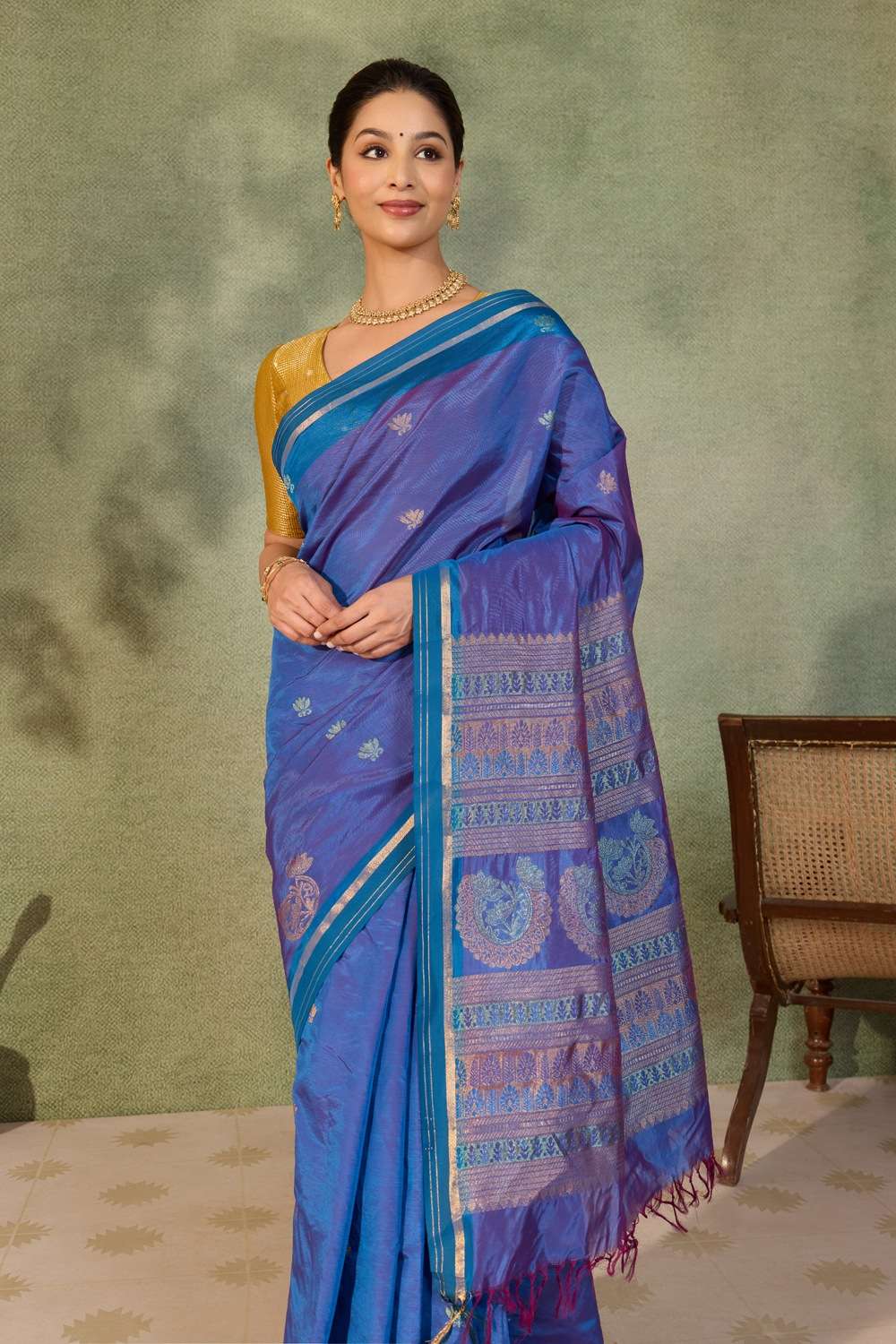 Blue Woven Cotton Viscose Saree image number null