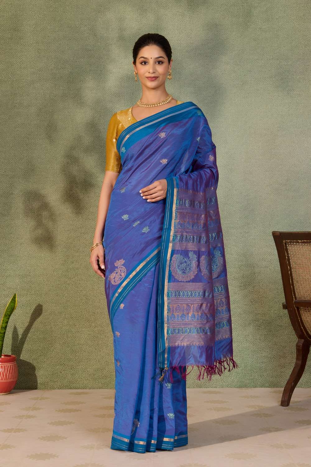 Blue Woven Cotton Viscose Saree image number null