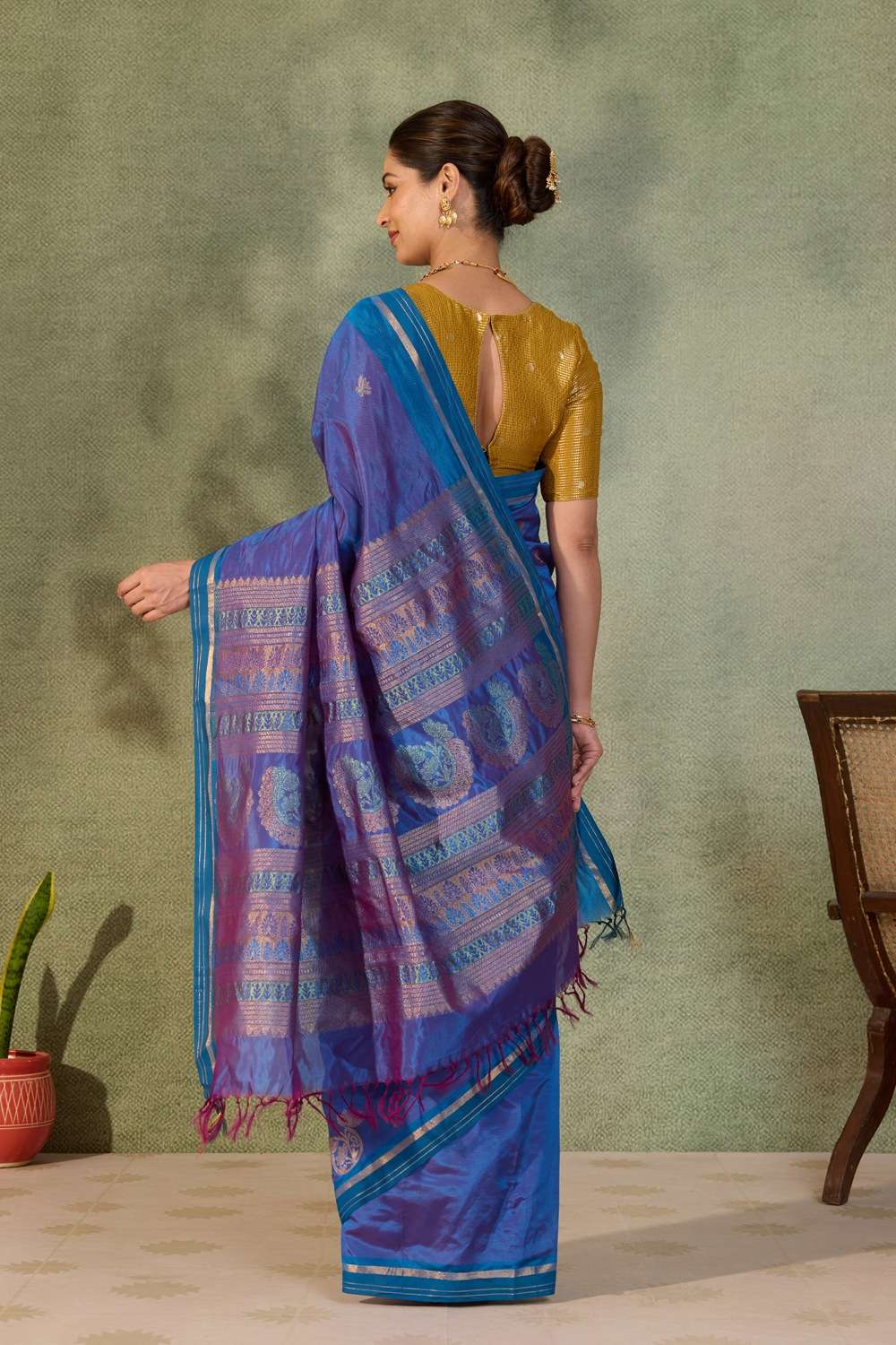 Blue Woven Cotton Viscose Saree image number null
