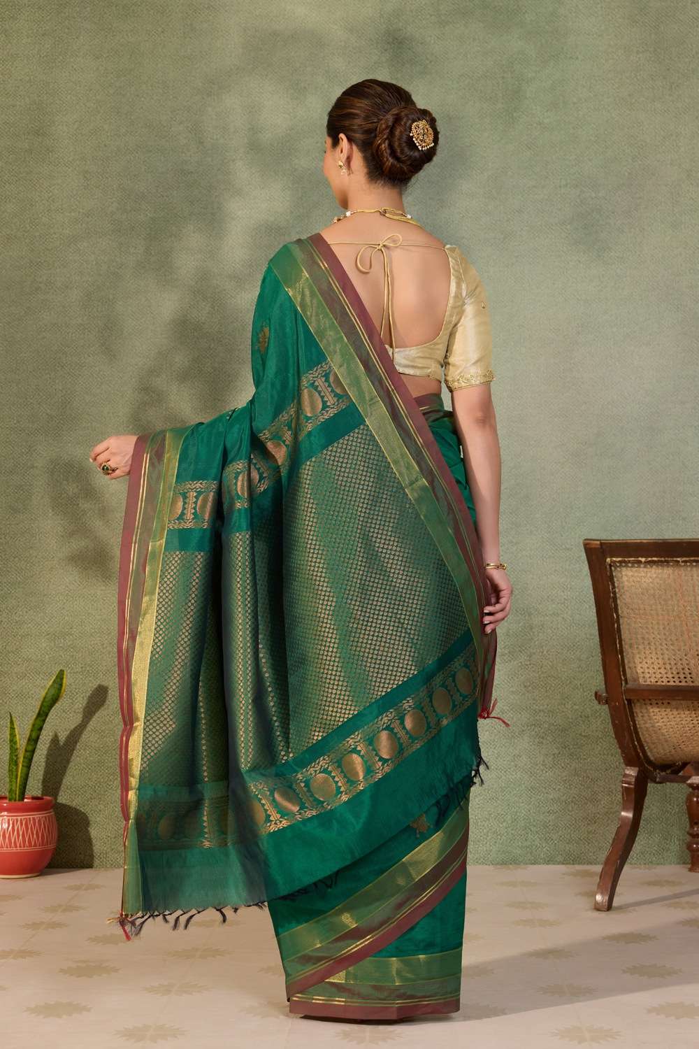 Dark Green Woven Cotton Viscose Saree image number null