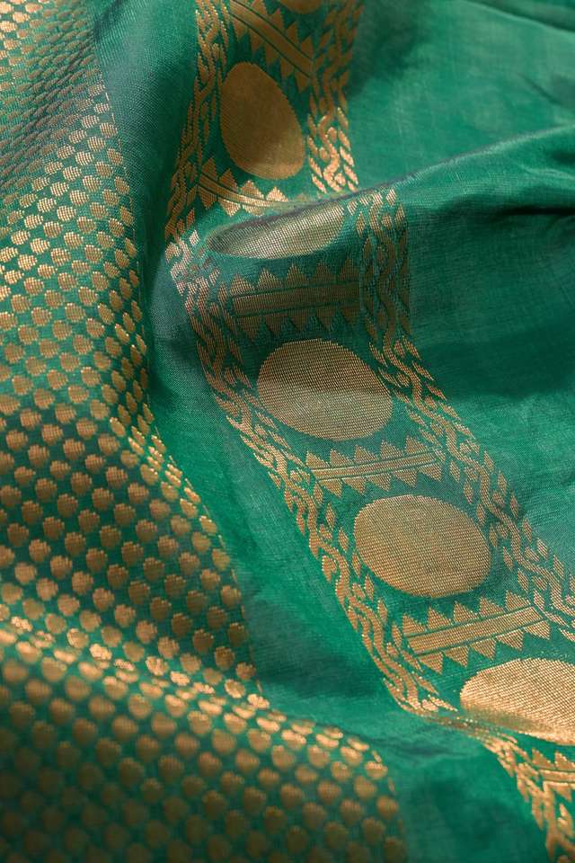 Dark Green Woven Cotton Viscose Saree thumbnail image number null