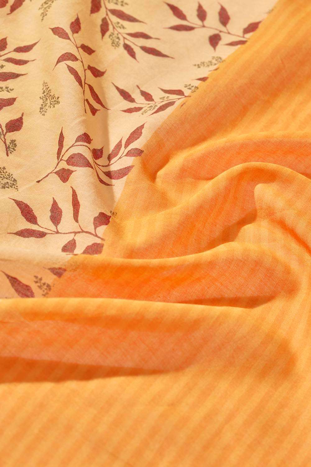 Yellow Screen Printed Bengal Pure Cotton Saree image number null