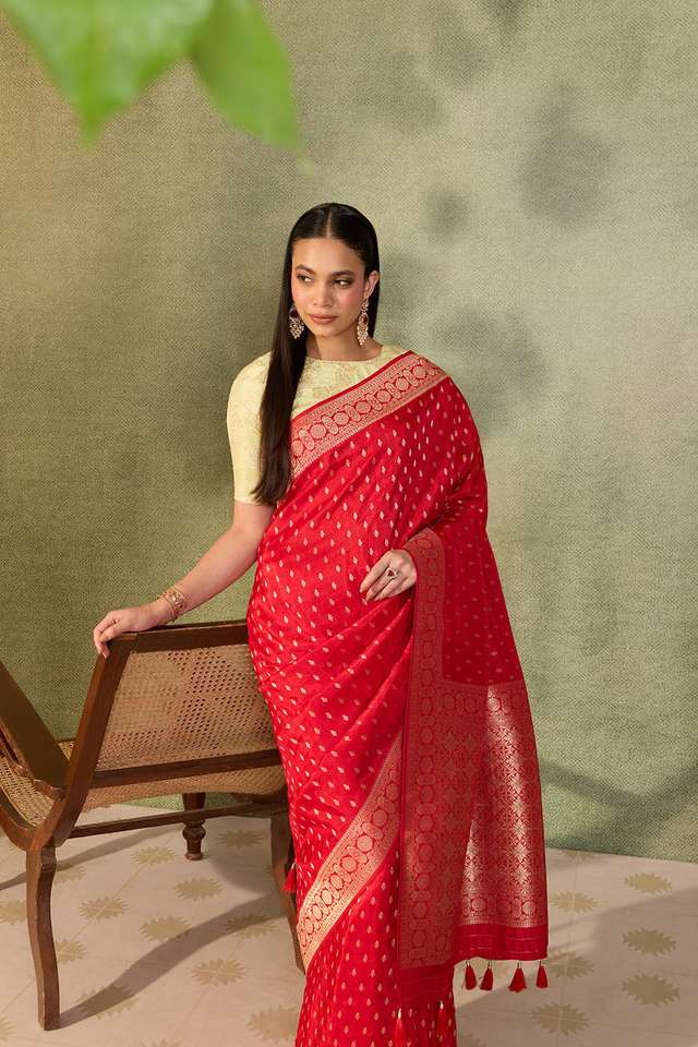 Red Woven Pure Viscose Saree thumbnail image number null