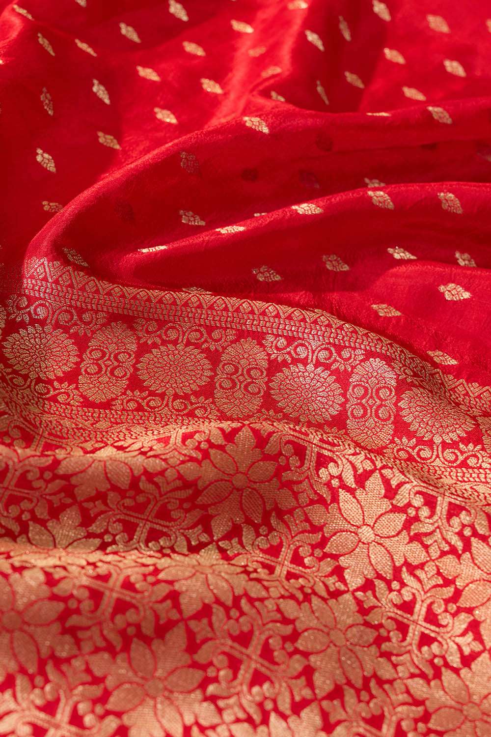 Red Woven Pure Viscose Saree image number null