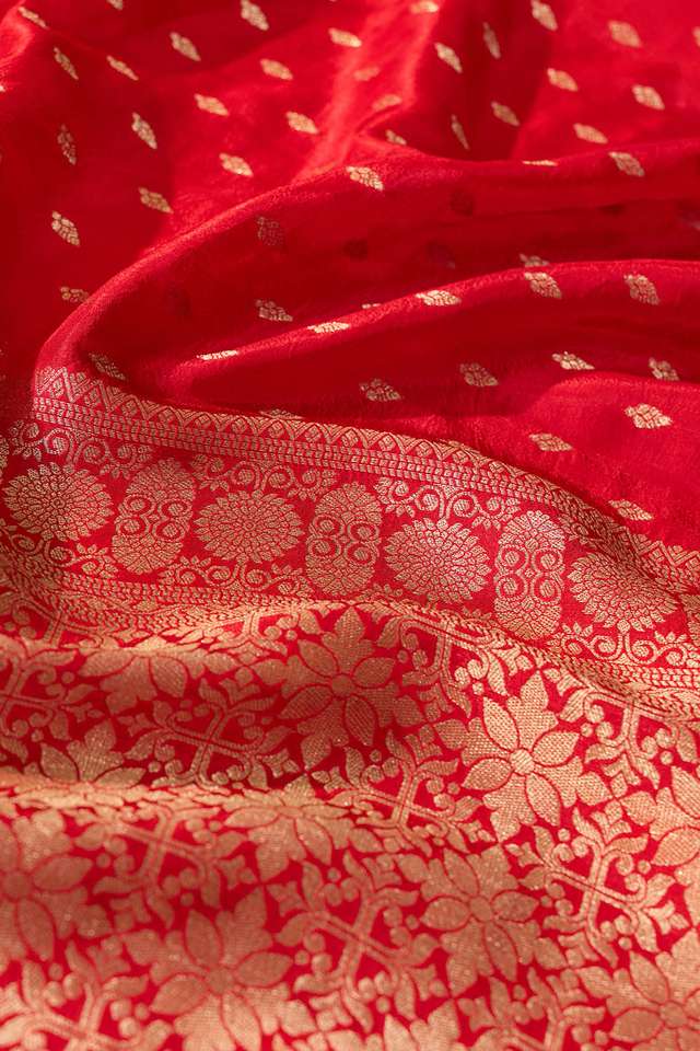 Red Woven Pure Viscose Saree thumbnail image number null