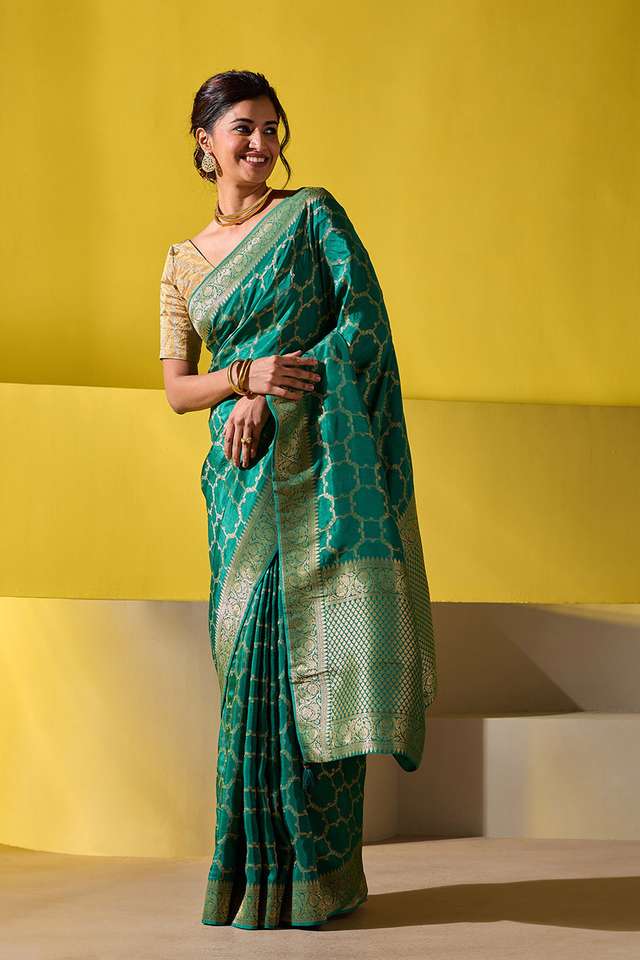Green Woven Viscose Saree thumbnail image number null