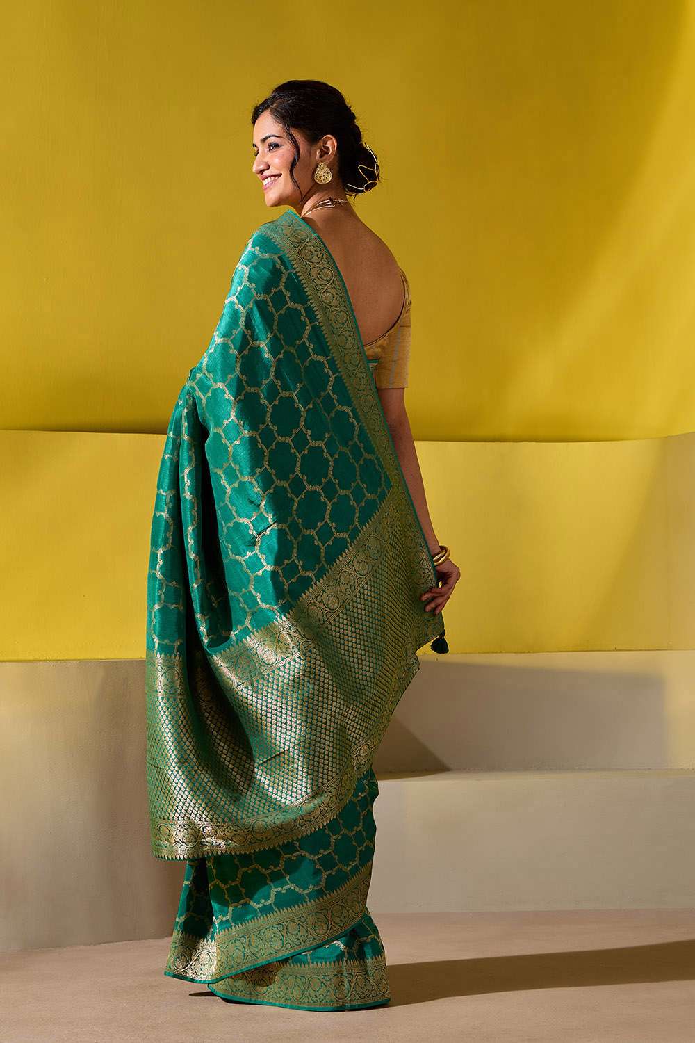 Green Woven Viscose Saree image number null