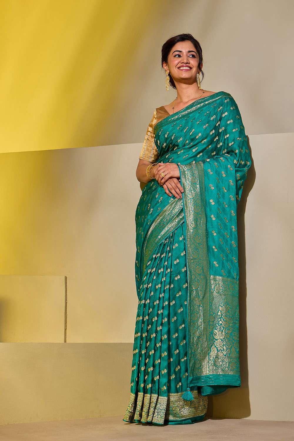Green Woven Viscose Saree image number null