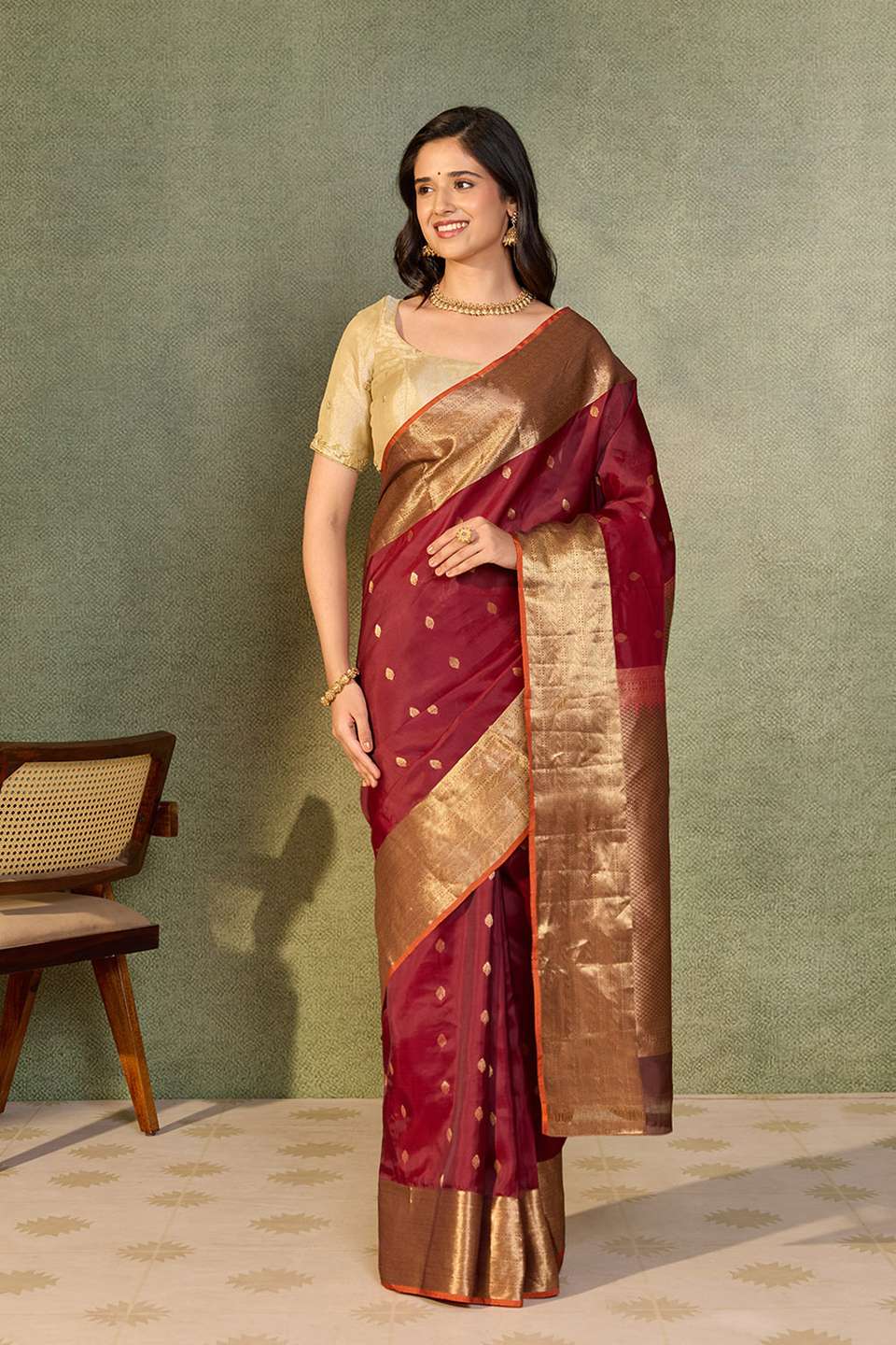 Red Apsara Silk Viscose Woven Saree