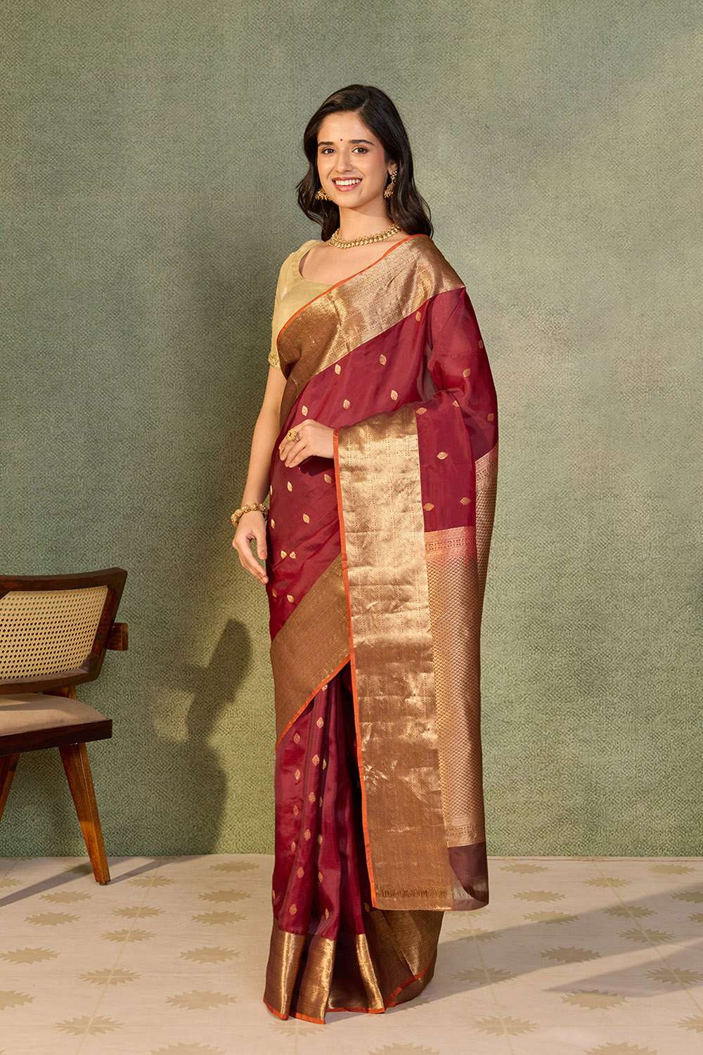 Red Apsara Silk Viscose Woven Saree image number null