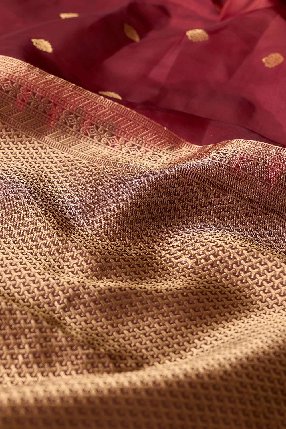 Red Apsara Silk Viscose Woven Saree image number null