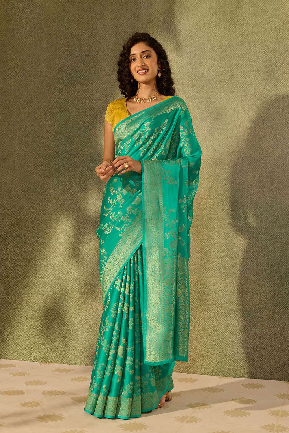Green Pure Viscose Woven Saree image number null