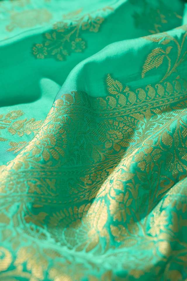 Green Pure Viscose Woven Saree thumbnail image number null