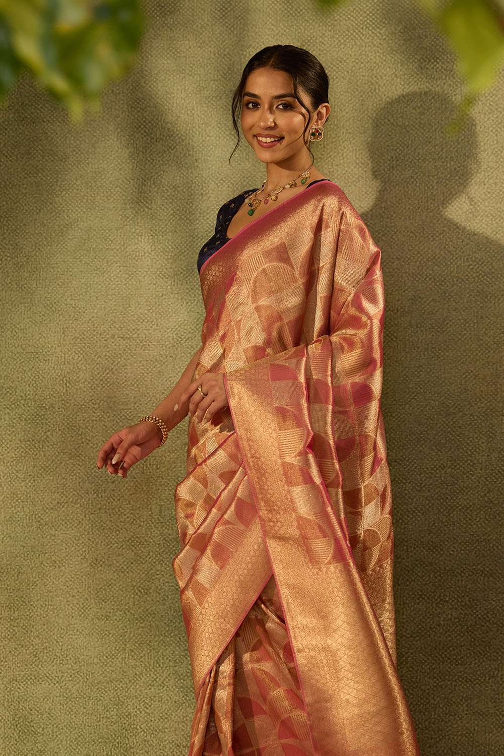 Pink Viscose Tissue Woven Saree image number null