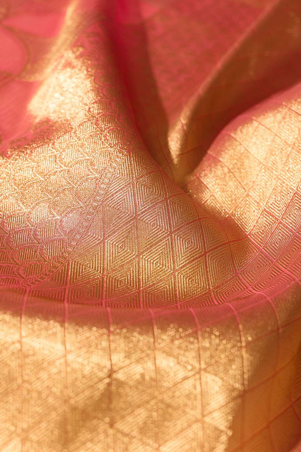 Pink Viscose Tissue Woven Saree image number null