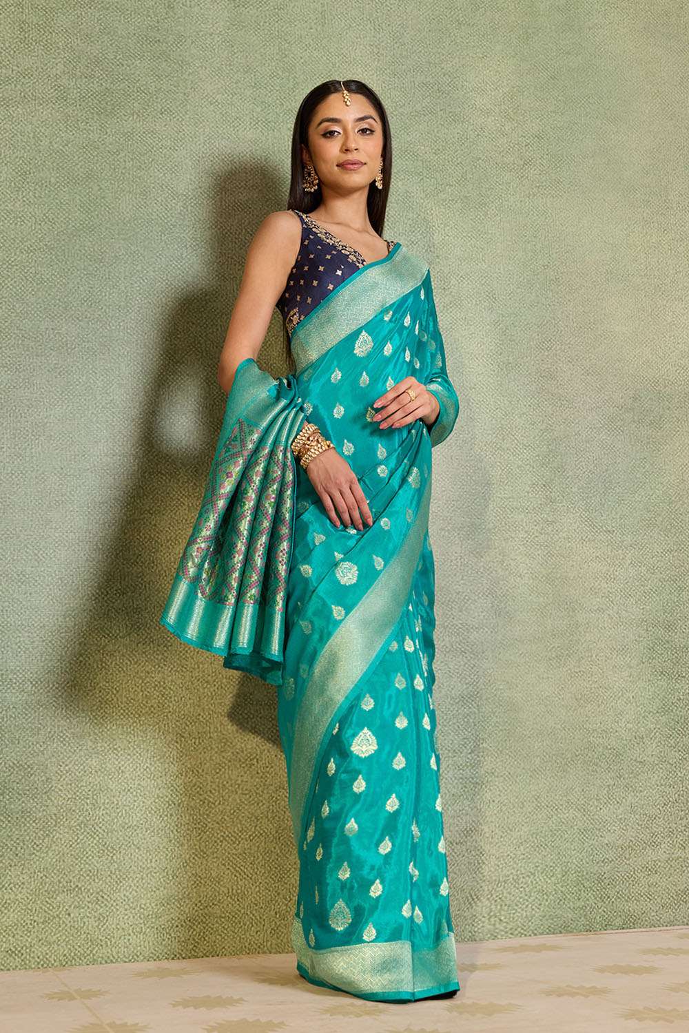 Blue Woven Pure Viscose Saree image number null