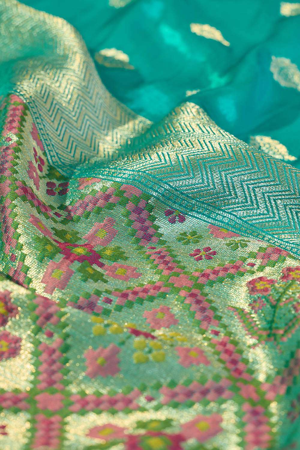 Blue Woven Pure Viscose Saree image number null
